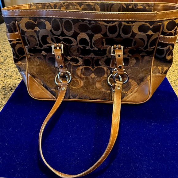 Coach Handbag - Picture 1 of 5